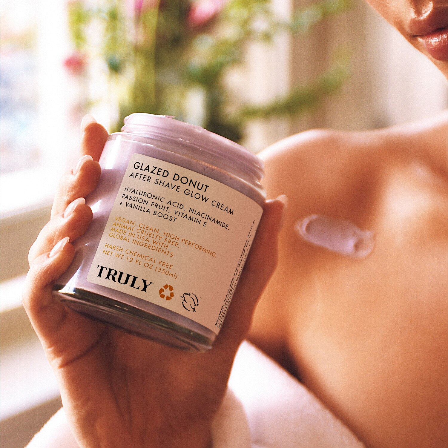 GLAZED DONUT: CREMA ILUMINADORA POST-AFEITADO (CREMA CORPORAL)